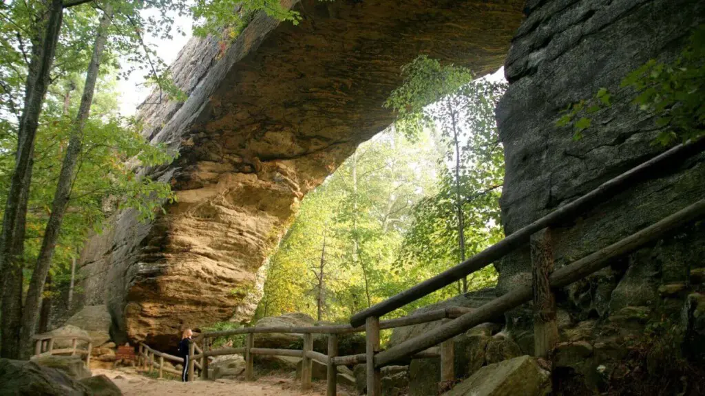outdoors natural bridge horizontal teaser (1)