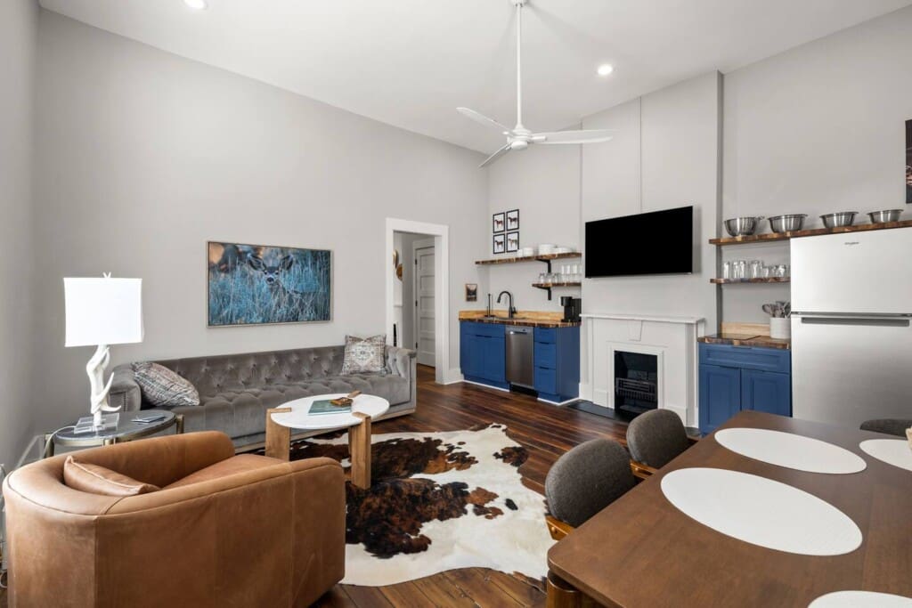 ab337694 54c6 4d57 9578 280ed8fff323